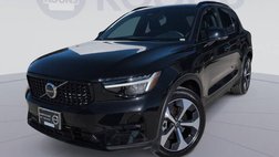 2025 Volvo XC40 B5 Plus Dark Theme