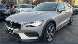 2025 Volvo V60 Cross Country B5 Plus