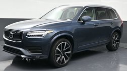 2022 Volvo XC90 T6 Momentum 7-Passenger