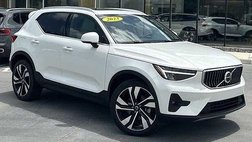 2023 Volvo XC40 B5 Plus Bright Theme