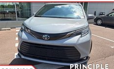 2023 Toyota Sienna Woodland Edition