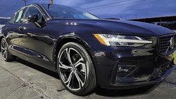 2024 Volvo S60 B5 Ultimate Dark Theme