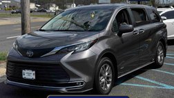 2021 Toyota Sienna XLE 7-Passenger