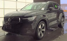 2025 Volvo XC40 B5 Plus Bright Theme