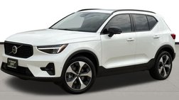 2026 Volvo XC40 B5 Plus