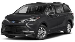 2022 Toyota Sienna LE 8-Passenger