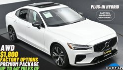 2022 Volvo S60 Recharge T8 R-Design Expression