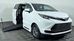 2025 Toyota Sienna LE 8-Passenger