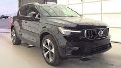 2025 Volvo XC40 B5 Plus Bright Theme