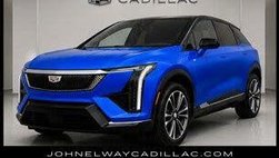 2025 Cadillac OPTIQ Luxury 2