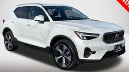 2025 Volvo XC40 B5 Plus Bright Theme