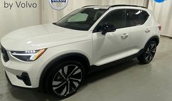 2025 Volvo XC40 B5 Plus Dark Theme