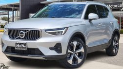 2023 Volvo XC40 B5 Plus Bright Theme