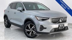 2025 Volvo XC40 B5 Core Bright Theme