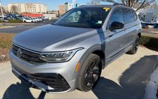 2023 Volkswagen Tiguan SE R-Line Black