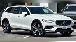 2025 Volvo V60 Cross Country B5 Plus