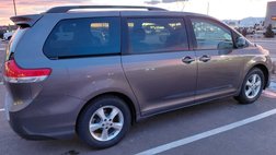 2013 Toyota Sienna LE 7-Passenger