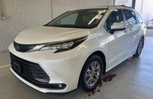 2025 Toyota Sienna XLE 8-Passenger