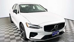 2024 Volvo S60 B5 Core Dark Theme