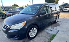 2012 Volkswagen Routan SE
