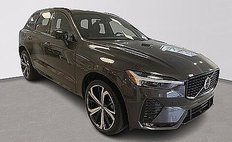 2022 Volvo XC60 B5 R-Design