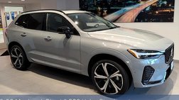 2025 Volvo XC60 B5 Ultra Dark Theme