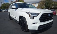 2023 Toyota Sequoia SR5