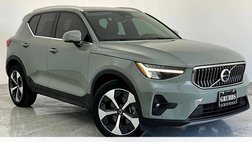 2023 Volvo XC40 B5 Plus Bright Theme