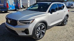 2025 Volvo XC40 B5 Plus Dark Theme