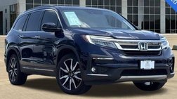 2022 Honda Pilot Touring w/Rear Captain's Chairs