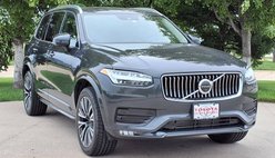 2022 Volvo XC90 T6 Momentum 7-Passenger