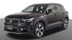 2023 Volvo XC40 B5 Plus Bright Theme