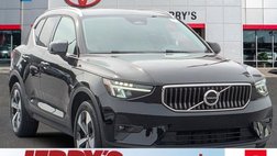 2023 Volvo XC40 B5 Plus Bright Theme