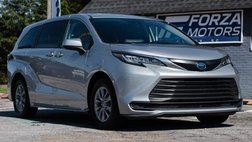 2022 Toyota Sienna LE 8-Passenger