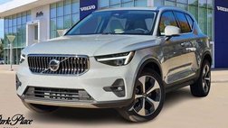 2025 Volvo XC40 B5 Plus Bright Theme
