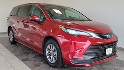 2024 Toyota Sienna LE 8-Passenger