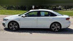 2021 Volkswagen Passat R-Line