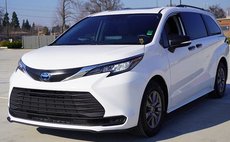 2023 Toyota Sienna LE 8-Passenger