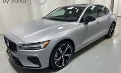 2024 Volvo S60 B5 Core Dark Theme