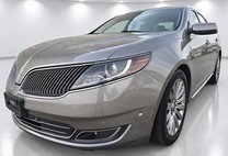 2016 Lincoln MKS Base
