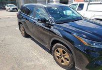 2023 Toyota Highlander Hybrid Bronze Edition