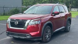 2022 Nissan Pathfinder SV