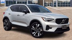 2023 Volvo XC40 B5 Plus Dark Theme
