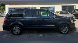 2014 Chrysler Town and Country Touring-L