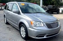 2016 Chrysler Town and Country Touring