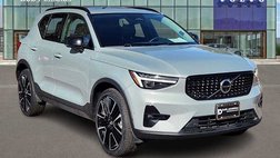 2024 Volvo XC40 B5 Plus Dark Theme