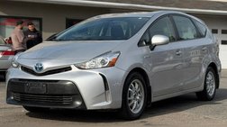 2016 Toyota Prius v Three