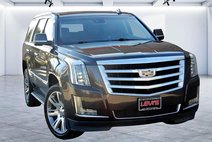 2016 Cadillac Escalade Luxury Collection