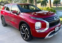 2023 Mitsubishi Outlander SE