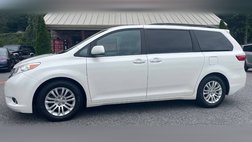 2017 Toyota Sienna XLE 7-Passenger Auto Access Seat